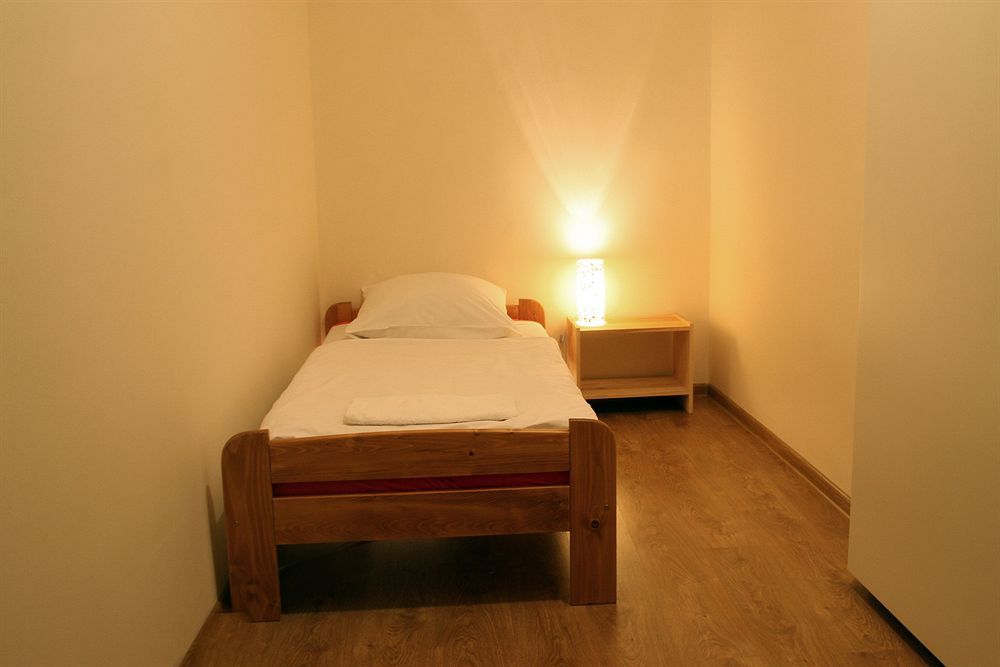 Frolic Goats Hostel Poznan Ngoại thất bức ảnh