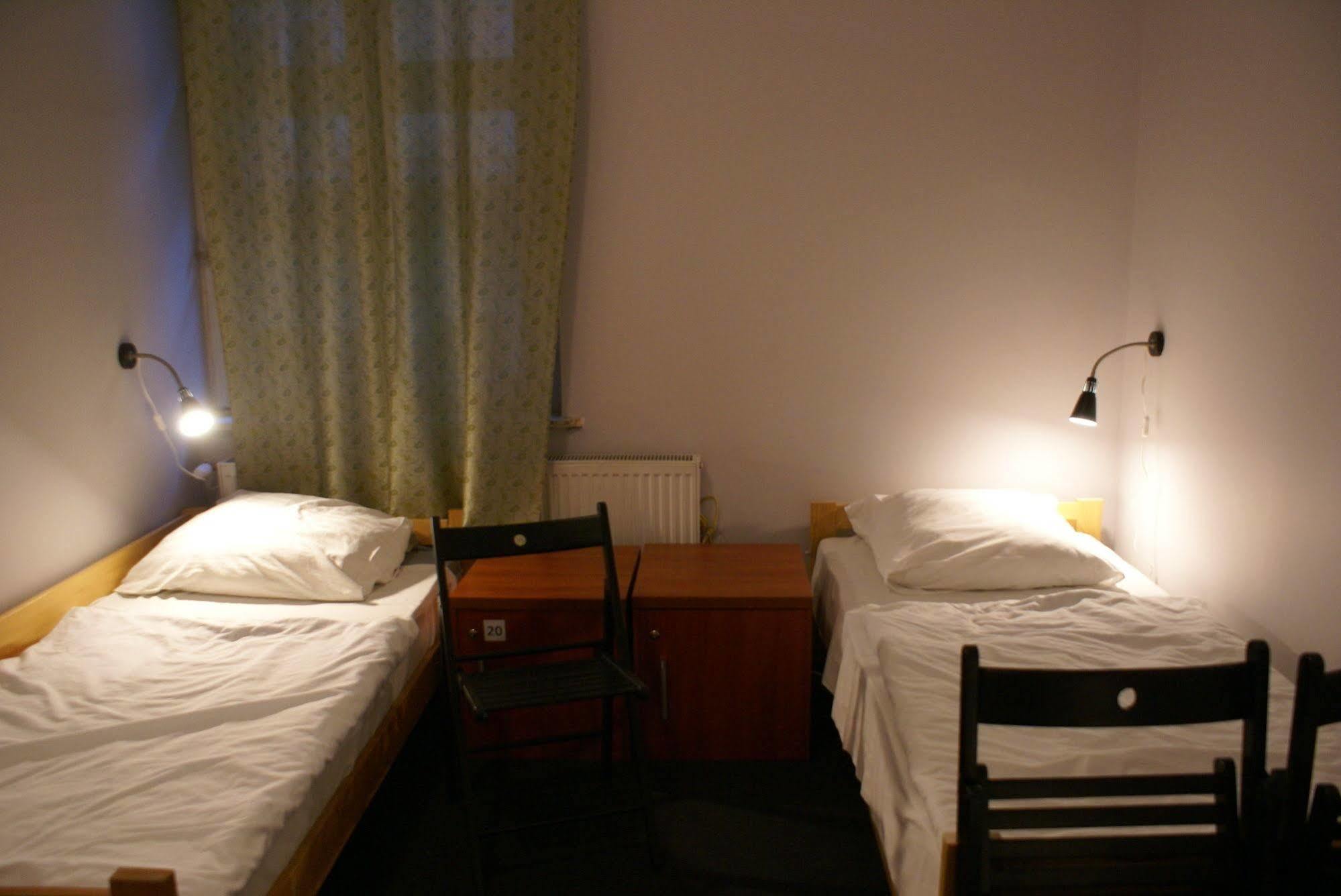 Frolic Goats Hostel Poznan Ngoại thất bức ảnh