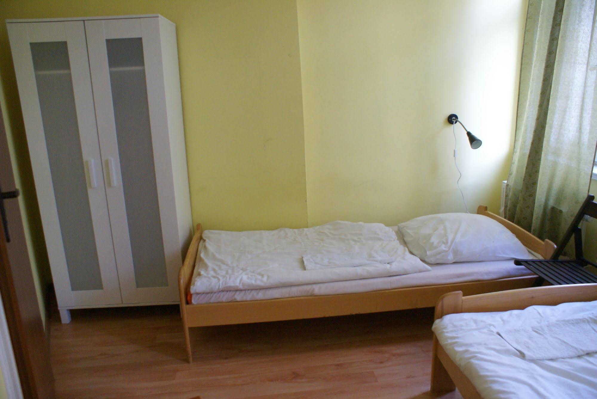 Frolic Goats Hostel Poznan Ngoại thất bức ảnh