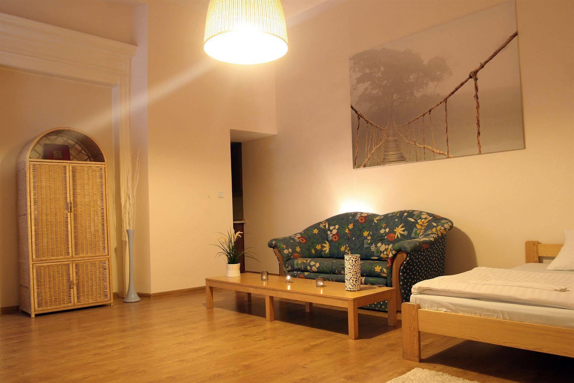 Frolic Goats Hostel Poznan Ngoại thất bức ảnh