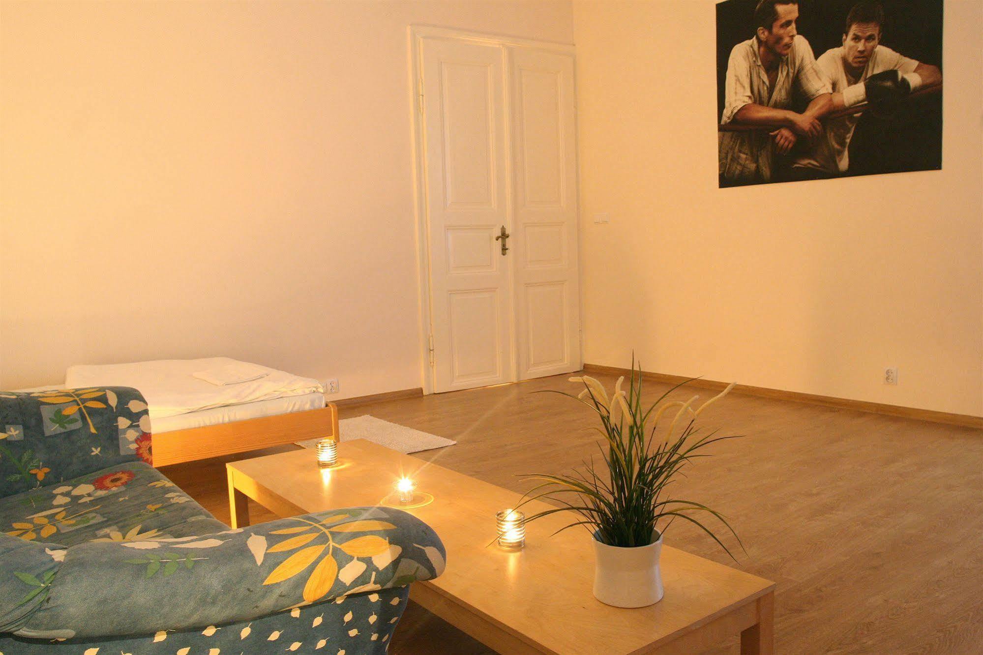 Frolic Goats Hostel Poznan Ngoại thất bức ảnh