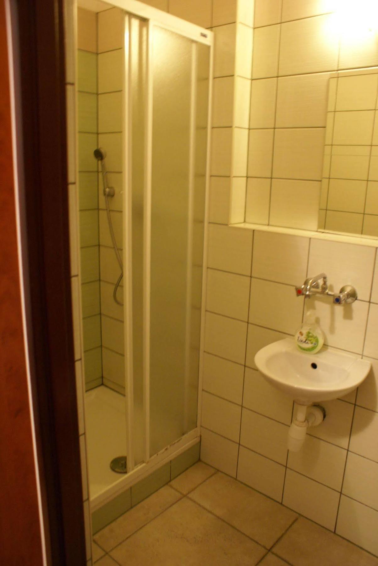Frolic Goats Hostel Poznan Ngoại thất bức ảnh