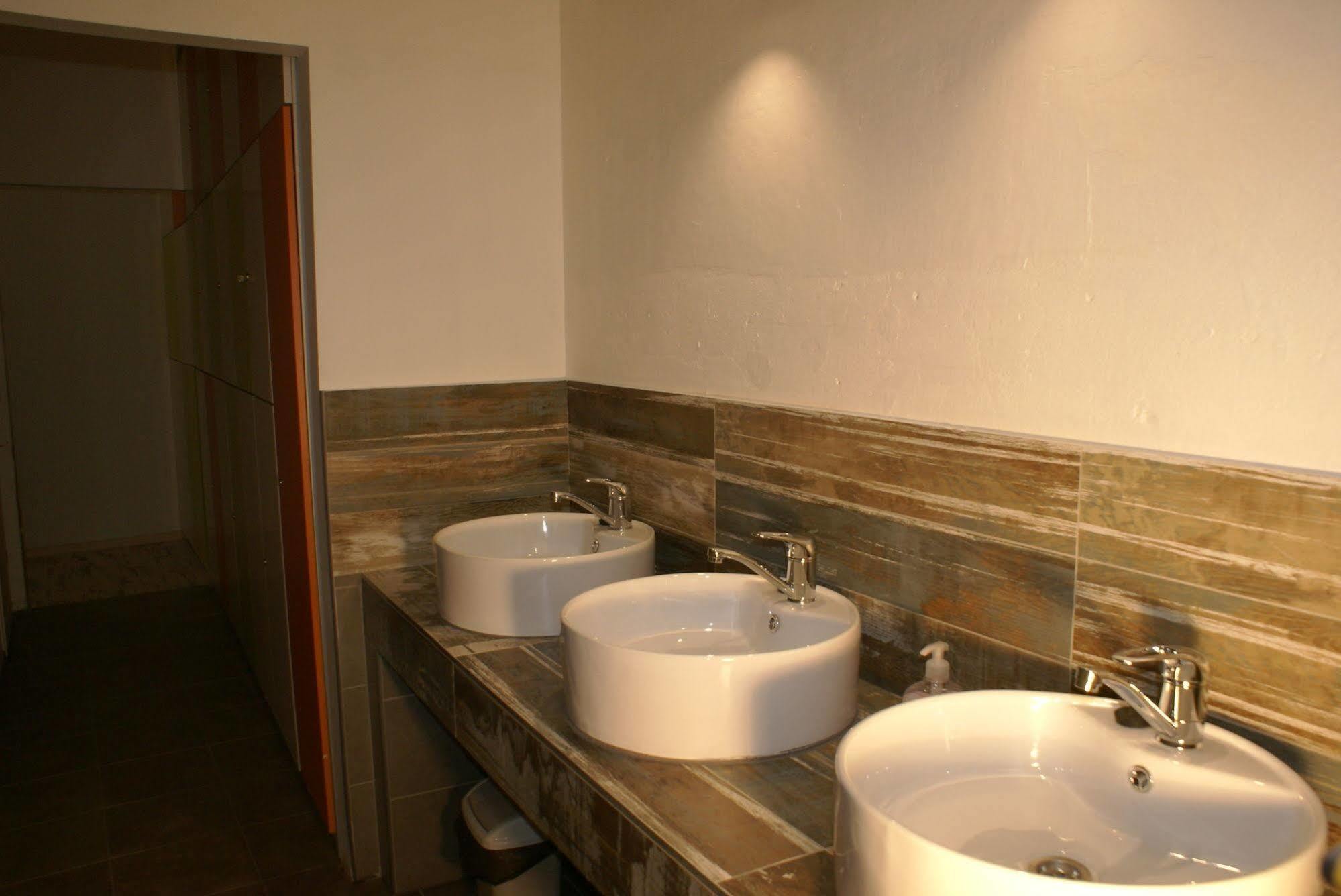 Frolic Goats Hostel Poznan Ngoại thất bức ảnh