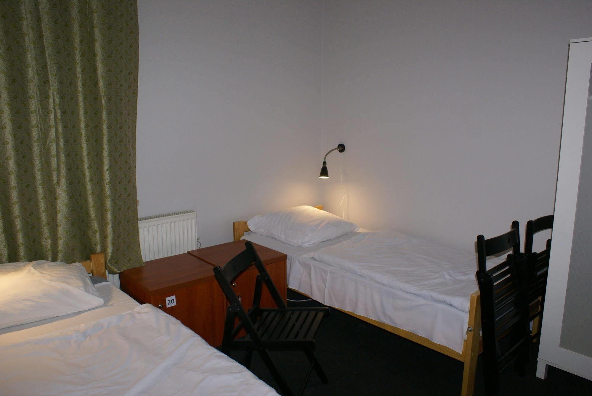 Frolic Goats Hostel Poznan Ngoại thất bức ảnh