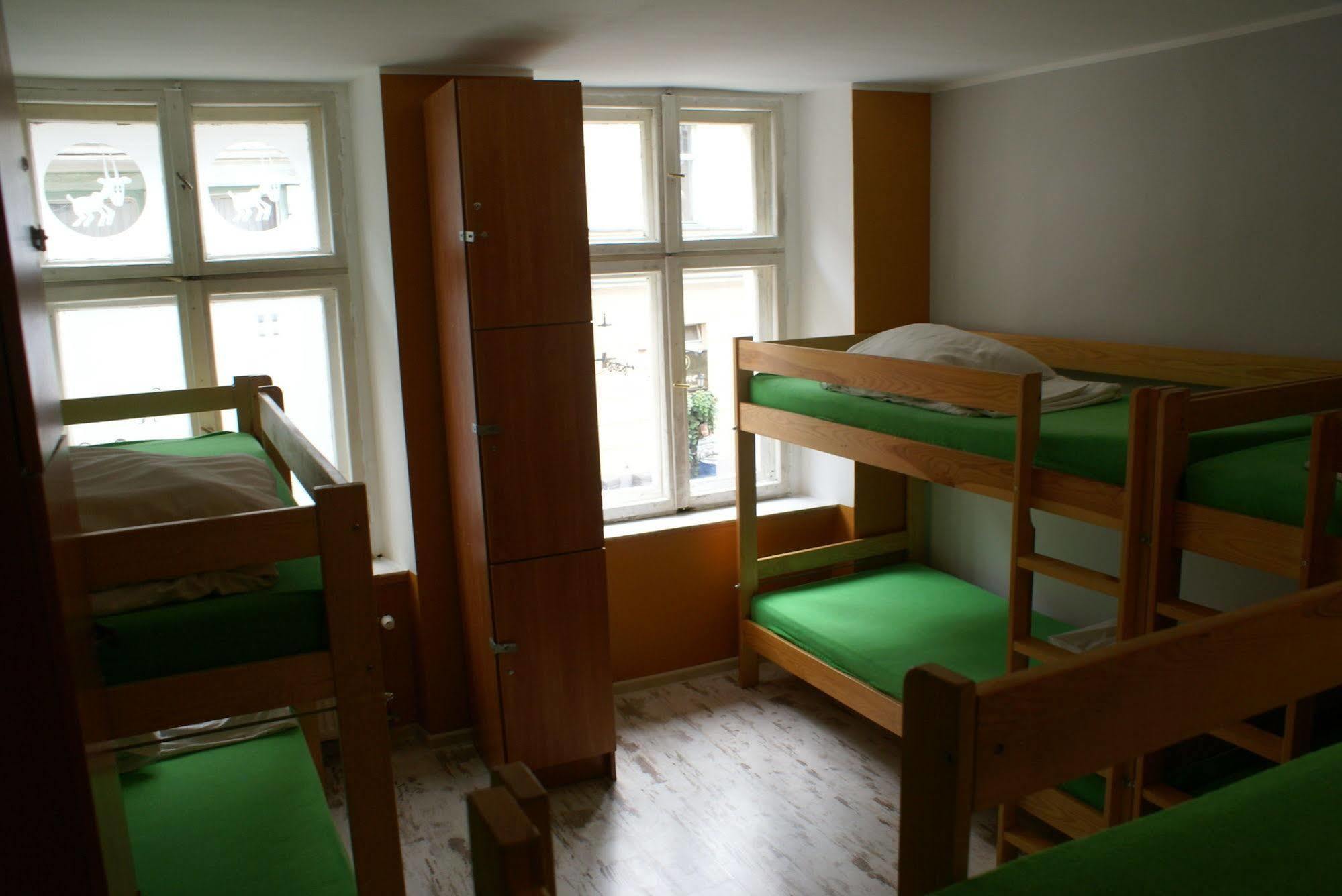 Frolic Goats Hostel Poznan Ngoại thất bức ảnh